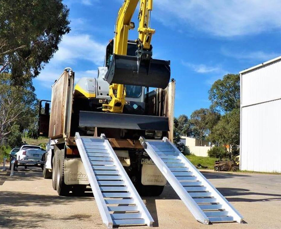 Machinery Ramps How to Choose the Right Loading Ramps for Your Earthmoving Combo ...